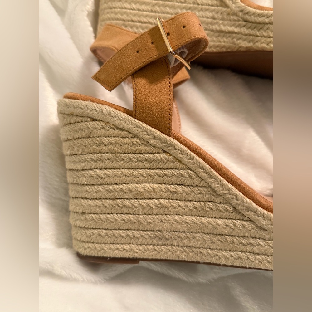 Women's Tan Wedge Sandals - Picture 6 of 9